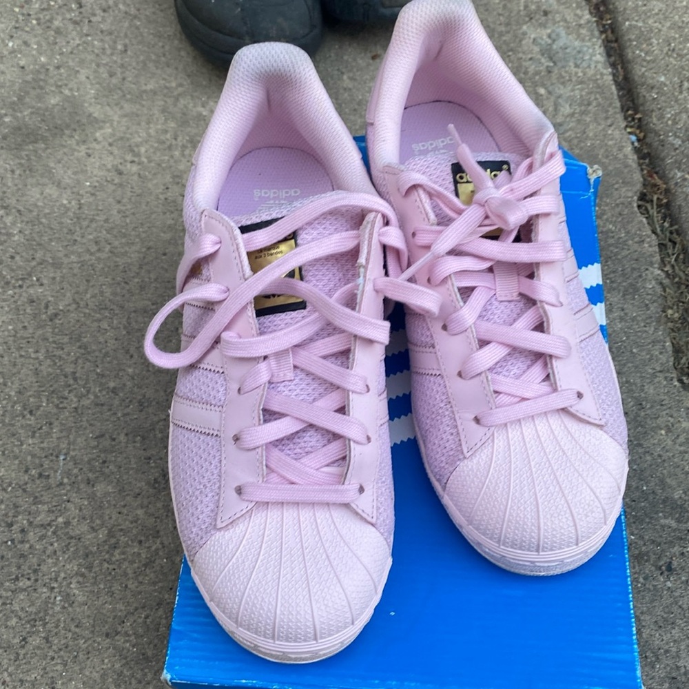 Adidas pink shoes size 6